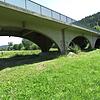Die Donaubrücke in Geisingen ist eine Bogenscheibenbrücke. Sie wurde 1952 anstelle der früheren Schindelbrücke gebaut. Sie war eine der ...