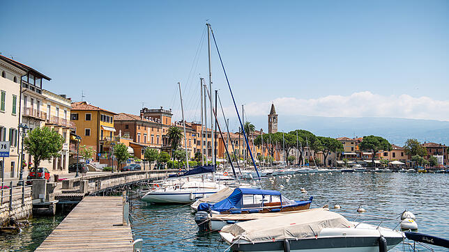 Wer zum Gardasee reisen möchte, sollte ein paar Verbote beachten, sonst kann es schnell teuer werden.