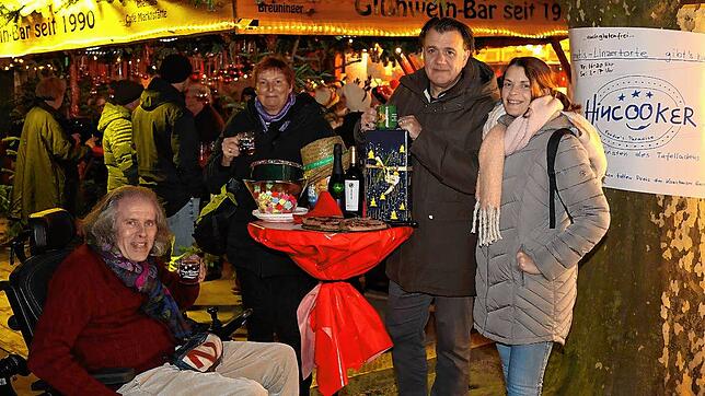 Bild : Der Hincooker backt für die Konstanzer Tafel: Bilder der Spendenaktion auf dem Weihnachtsmarkt