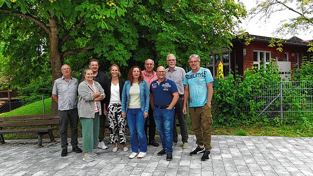 Austausch in Rietheim zwischen Gemeinde- und Ortschaftsräten (von links): Eberhard Bertsche, Ursel Roth-Ziefle, Michael Haselberger, ...