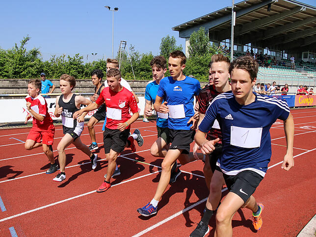 Bild 50: Bilder vom Kreisfinale des Schulwettbewerbs &bdquo;Jugend trainiert für Olympia&ldquo; am Donnerstag im Langensteinstadion Tiengen