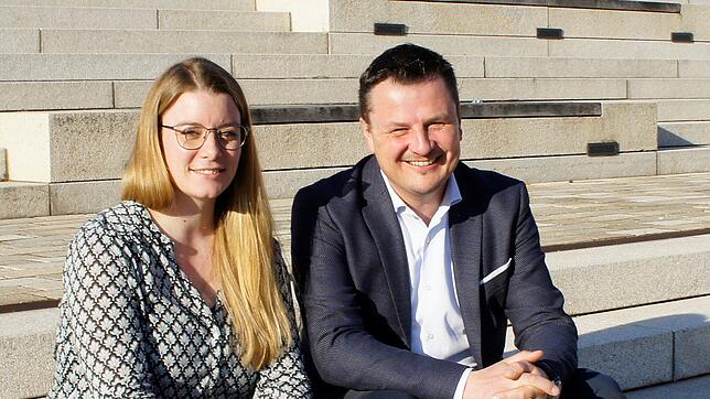 Bürgermeister Adrian Schmidle stellte in einem Pressegespräch am Donnerstagnachmittag vor einem ihrer Wirkungsgebiete, der Murgtalschule ...