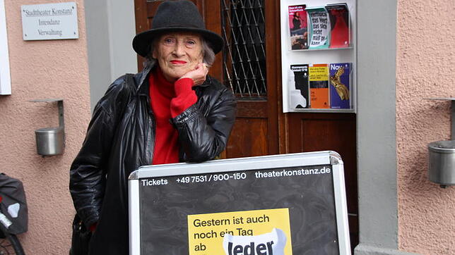 Irma Münch gastiert in "Gestern ist auch noch ein Tag" auf der Werkstattbühne des Konstanzer Theaters.