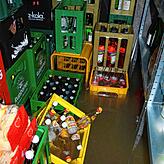 Auch der Vorratsraum steht unter Wasser.