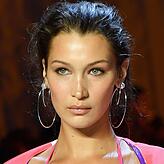 Bella Hadid (21) ist die jüngste Tochter von Yolanda Hadid – und ein weltweit erfolgreiches Model.