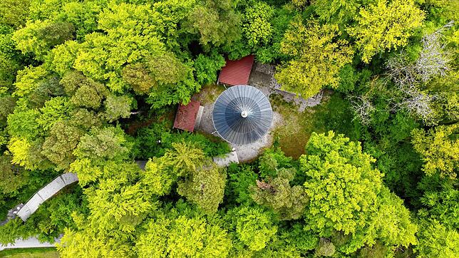 Der Turm Hohenbodman aus einer besonderen Perspektive. Er steht an der 21 Kilometer langen und neu ausgezeichneten Strecke rund um die ...