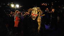 Bild : Die besten Bilder vom Nachtumzug &bdquo;Häxefüür&ldquo; in Laufenburg