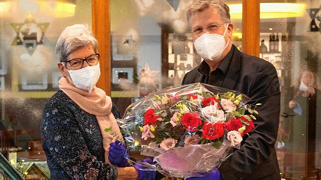 Ingrid Maul und Matthias Frank, Leiter des Michael-Herler-Heims.