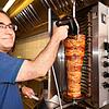 Im Schweizer Grenzgebiet rund um Waldshut-Tiengen, hier in Bad Zurzach, sind Döner Kepab wie bei Bektas Yilmaz noch vergleichsweise günstig.