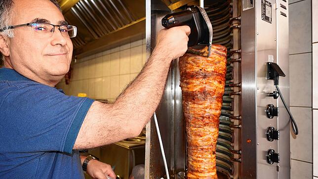Im Schweizer Grenzgebiet rund um Waldshut-Tiengen, hier in Bad Zurzach, sind Döner Kepab wie bei Bektas Yilmaz noch vergleichsweise günstig.