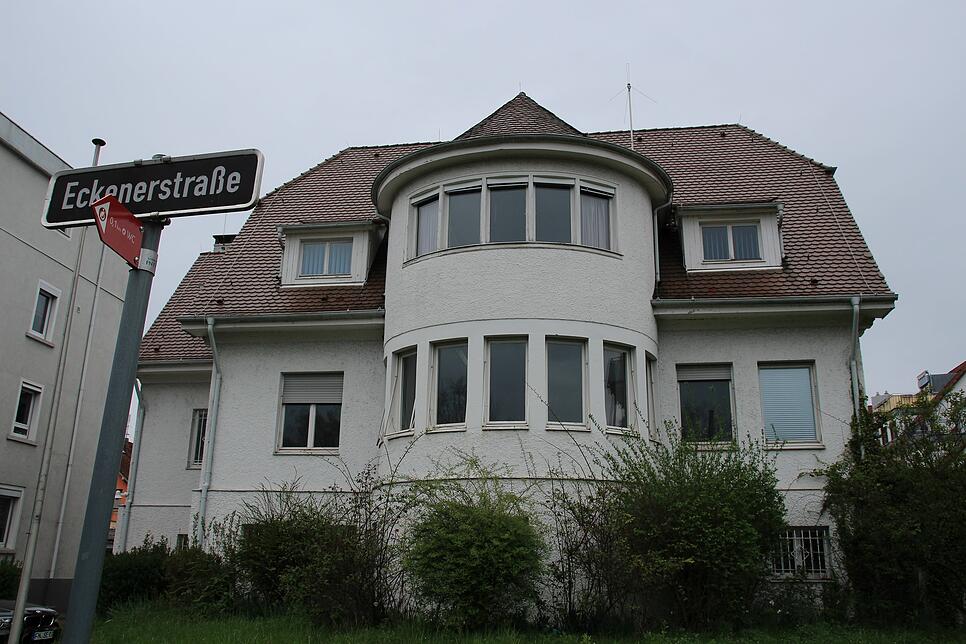 Friedrichshafen Die Zukunft der HugoEckenerVilla und der alten Wetterwarte ist weiter