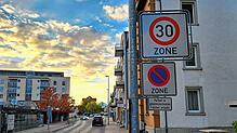 Hier in der Eugenstraße heißt es bereits: Tempo 30. Wird der Lärmaktionsplan beschlossen, soll das noch für zahlreiche weitere ...