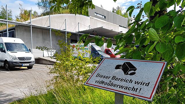 Bei einem Einbruch in den Fruchthof Konstanz erbeuteten Unbekannte Tausende Euro.