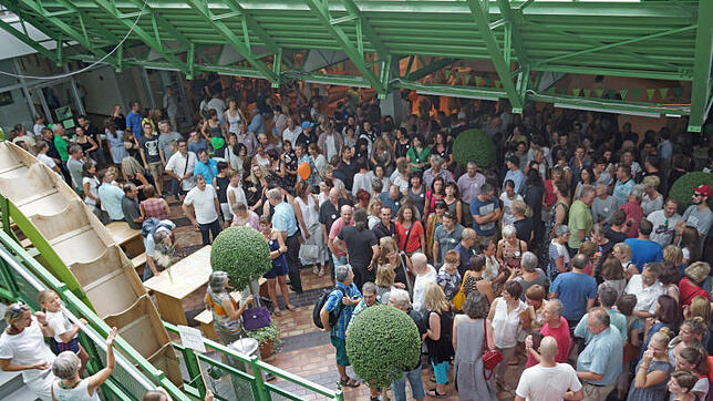 Rund 600 ehemalige Schüler strömten beim Ehemaligentreffen am Samstag in ihre alte Schule.