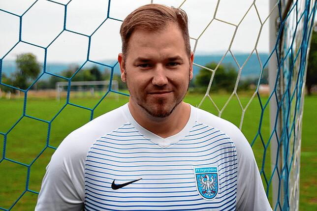 Kai Weber, Sportchef und Spieltrainer der &bdquo;Zweiten&ldquo; beim FV Degerfelden baut im Club eine eSports-Abteilung auf und freut ...