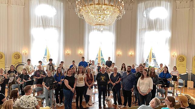 105 Instrumentalisten haben in den beiden Jungmusikerleistungskurswochen, die erstmals im Kolleg in St. Blasien stattfanden, ihr ...