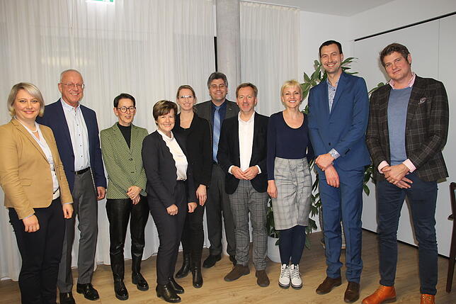 Ein neuer Förderverein unterstützt den Bau des Hospizes in Tiengen (von links): Oxana Ernst-Derr (Kassiererin), Dietmar Wieland ...