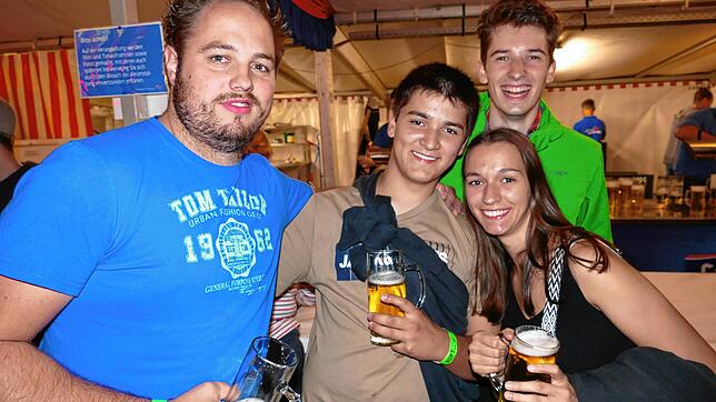 Bild : Bergfest in Fürstenberg: Ob8Blech bringt am Samstag die Besucher in Stimmung