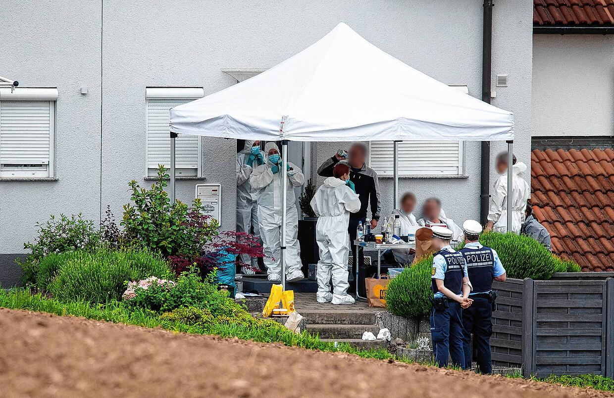Baden-Württemberg: Người đàn ông ở Eberdingen bị cáo buộc đã giết vợ, con gái và chính mình | SÜDKURIER