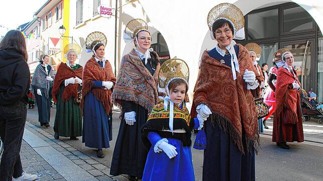 Bild : Die schönsten Bilder vom Kinderumzug und Kindernarrenbaumstellen am Fastnachtsdienstag