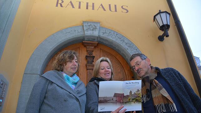 Der Museums- und Geschichtsverein stellt sein neues Buch über Meersburgs Ehrenbürger am 7. Dezember im Ratssaal vor. Die Autoren (von ...