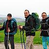 Wandern geht auch während er Pandemie. Die Schuhe geschnürt haben Kerstin Bock (von links), Oliver Bock (Sportwart Schwarzwaldverein ...
