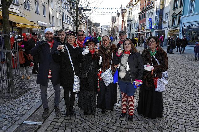 Bild 15: So spontan treffen sich die Villinger Narren am Montagmorgen im Städtle