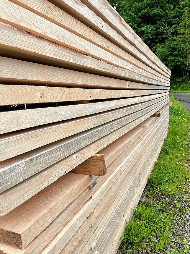 Käferholz wird für Verpackungsmaterial verarbeitet.