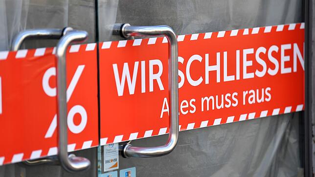 Die deutsche Modeindustrie ist ins Wanken geraten und immer mehr Unternehmen sind von einer Insolvenz betroffen.