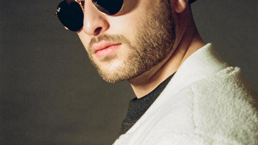 Nimo (22) begann im Gefängnis zu rappen, sagt er jedenfalls. Bild: Universal Music