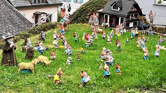 Sind Gartenzwerge im Vorgarten schon ein Zeichen für Spießertum – oder ist ein so gestaltetes Grundstück ein Zeichen dafür, wie cool die ...