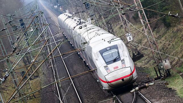 Auf der Bahnstrecke Hannover-Berlin wird es bis Sonntag zu Verspätungen kommen. (Archivbild)