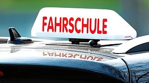 Dem verurteilten 42-jährigen Fahrlehrer aus dem Landkreis Sigmaringen wird die Lizenz entzogen.