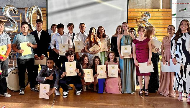 Bild 19: Schulabschluss 2025 im Kreis Waldshut: So wird an den Schulen gefeiert! Überblick von Waldshut-Tiengen bis Rheinfelden