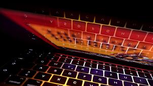 Der mutmaßliche Kopf eine Internet-Betrügerbande wird nun international gesucht. (Symbolfoto)