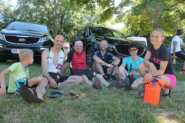 Bild 21: Triathlon trotz Hitze: In Unterbränd messen sich die Hobbysportler beim Laien Man