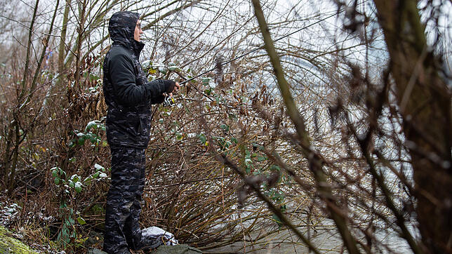 Ganz incognito: Schwarzangler suchen versteckte Orte.