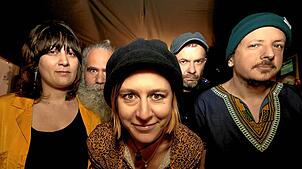 Fünf sind ein Quintett, und vorne dran steht Linda Jozefowski. Die Schweizerin ist vergangenes Jahr beim Schaffhauser Jazzfestival ...