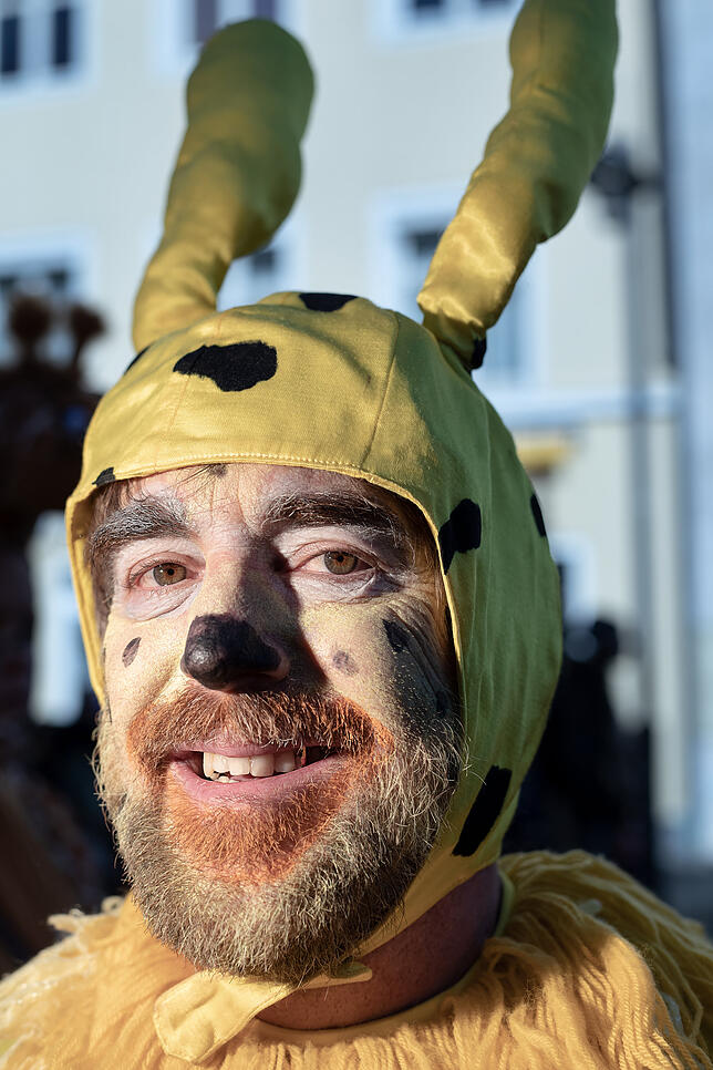 Josef Straub hat mehr als 20 Kostüme in seinem Fasnachts-Inventar. Dieses Jahr geht der Dingelsdorfer als Marsupilami, ein ...