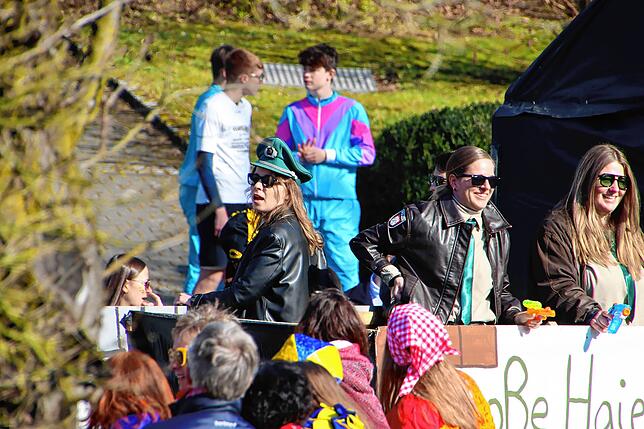 Bild 6: So bunt geht es beim Rosenmontagsumzug 2025 zu