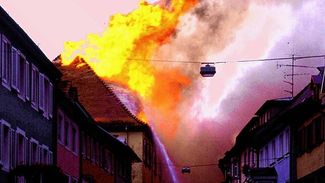 Bild : Gedächtnis der Region: Bilder vom Großbrand des Stockacher Polizeireviers 1992 und dem Umbau