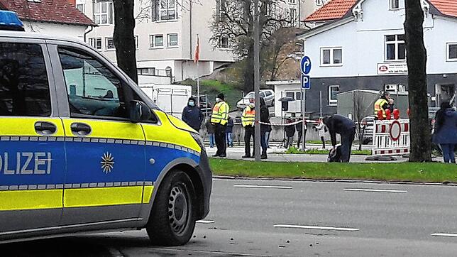 Einsatz in Corona-Zeiten: Beim „Lichterspaziergang“ in Pfullendorf war die Polizei präsent. Die Pandemie brachte neue ...