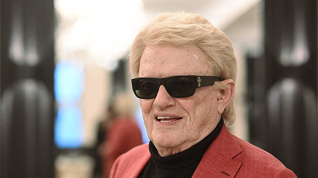 Sänger Heino trägt auch beim Passfoto die Sonnenbrille