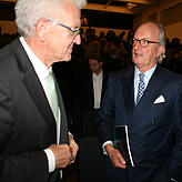 Ministerpräsident Winfried Kretschmann und Fürst Karl Friedrich von Hohenzollern richteten launige Worte an das Auditorium in der ...