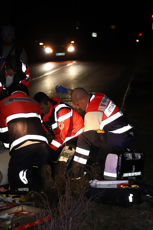 19.50 Uhr: Einsatz um Leben oder Tod nach Schema F. „Die Reanimation von Patienten wird häufig geübt, da kann man wenig falsch ...