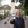 Axel Bauer hat den ersten Wanderführer für Rolstuhlfahrer in der Region veröffentlicht.