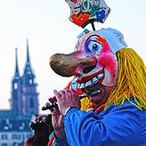 Auch die Flöten der meisten Basler Narren werden dieses Jahr schweigen. Das Bild zeigt ein als &bdquo;Waggis&ldquo; verkleidetes ...