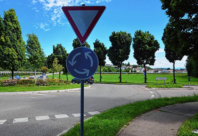 Der vorhandene &bdquo;Schneiderkreisel&ldquo; wird durch einen zweiten weiter östlich ergänzt.