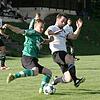 Einsatzfreude: Marco Scherzinger (rechts, gegen Tobias Marder vom Tabellenführer SG Mettingen/Krenkingen) wird den SV 08 Laufenburg II ...