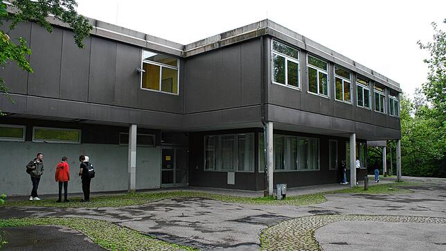 Die Hallerhöhe soll Grundschulstandort werden. Dafür sind alle. Momentan werden dort noch Realschüler vom Deutenberg-Schulverband ...